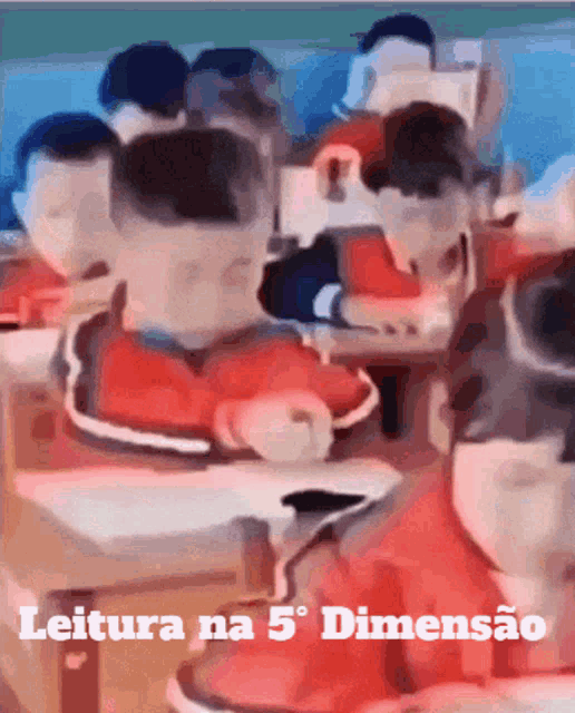 a group of children are sitting at desks in a classroom with the words leitura na 5o dimensao written above them