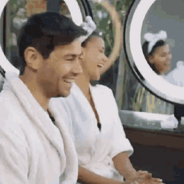 Amandadohit Malyne GIF