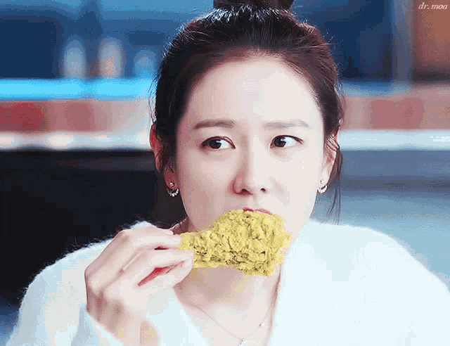 Son Ye Jin Eating Chicken GIF - Son Ye Jin Eating Chicken Bin Jin GIFs