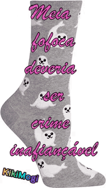 a pair of socks with ghosts on them and the words meia fofoca deveria ser crime inafiancivel
