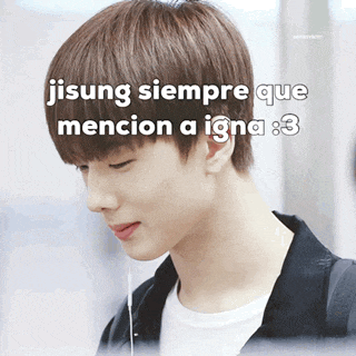 a picture of a young man with the words jisung siempre que mention a igna 3 written on it