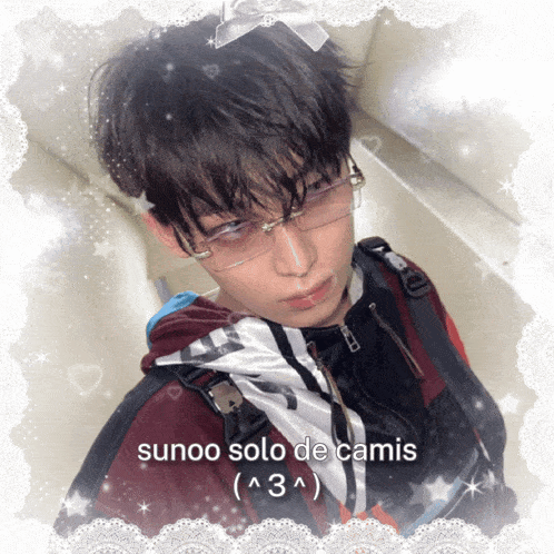 a picture of a boy with the words sunoo solo de camis