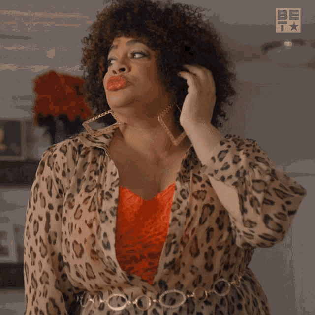 Posing Beverly GIF - Posing Beverly The Jenkins Family Christmas GIFs