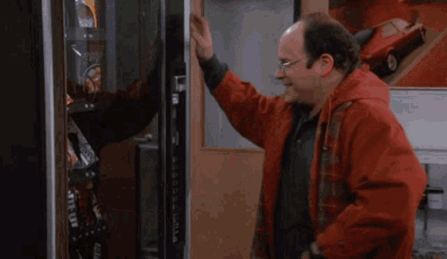 Seinfeld George GIF - Seinfeld George Vending Machine GIFs