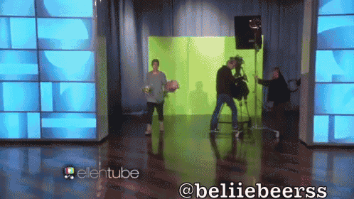 Justin On Ellen! GIF - Justin Bieber Ellen Flowers GIFs
