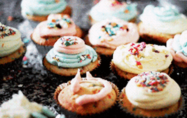 Cupcakes Dessert GIF - Cupcakes Dessert Baked Goods GIFs