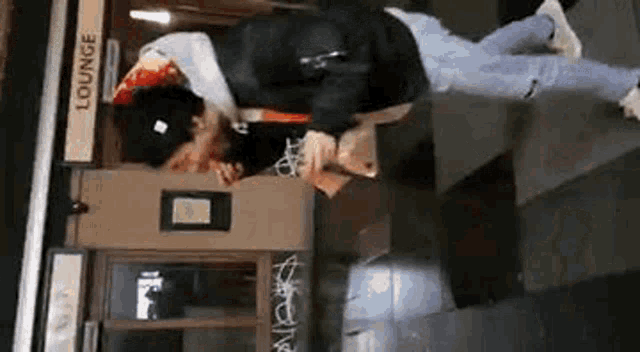 Ta Taerud GIF