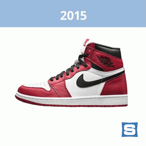 2015: Air Jordan 1 Retro High Og "Chicago" GIF