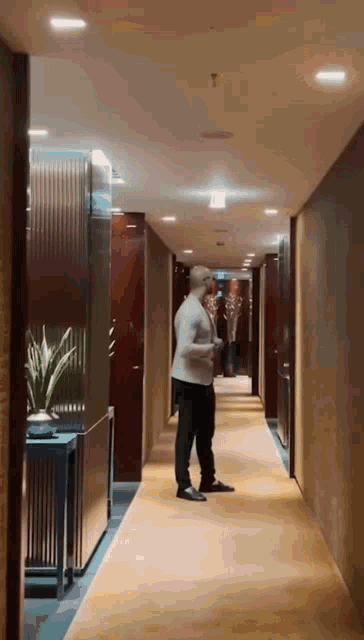 Top G Andrew Tate GIF - Top G Andrew Tate Walk GIFs