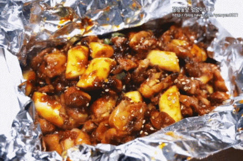양념치킨 떡 GIF - Seasoned Chicken Korean Fried Chicken Yangnyeom Chicken GIFs