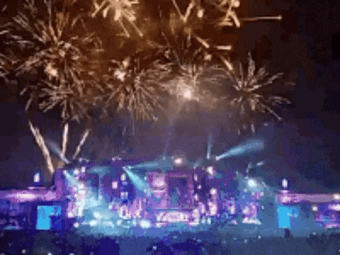 Fireworks Celebrate GIF - Fireworks Celebrate Concert GIFs