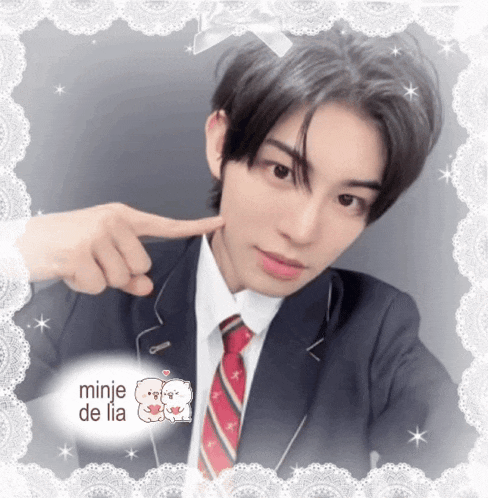 a picture of a man in a suit and tie with minje de lia on the bottom right