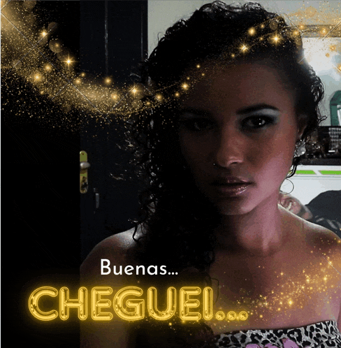 a picture of a woman with the words " buenas cheguei " behind her