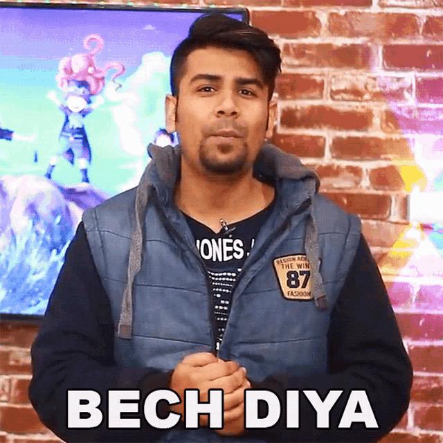 a man wearing a vest that says 87 fashion