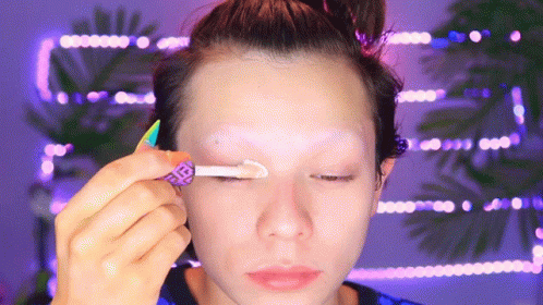 Concealer Foundation GIF - Concealer Foundation Doing The Eyes First GIFs