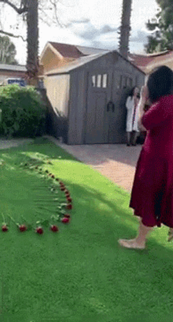 Happily Approach GIF - Happily Approach Rose GIFs