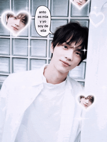a man in a white shirt has a speech bubble that says anto es mia y yo soy de ella in front of him