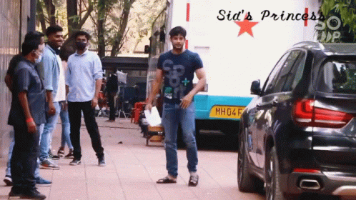 Sidharth Shukla Papped GIF - Sidharth Shukla Papped Bbb3 GIFs