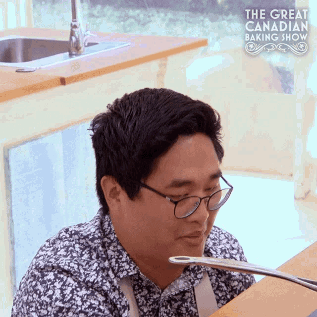 Uh Oh Stephen GIF - Uh Oh Stephen The Great Canadian Baking Show GIFs