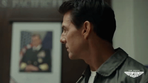 Look Behind Me Pete Mitchell GIF - Look Behind Me Pete Mitchell Maverick GIFs