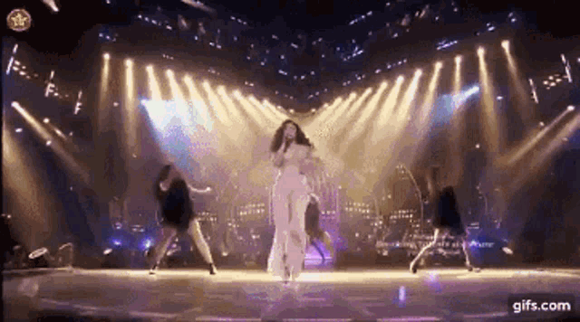 Proud Mary Singer GIF - Proud Mary Singer The Voice GIFs