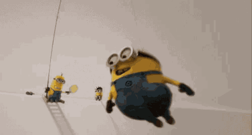 a picture of a minion with the words ne sois pas mechant written below it