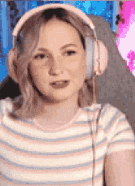 Paperlouise Wtf GIF - Paperlouise Paper Louise GIFs