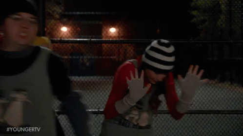 Liza Dodgeball GIF - Younger Tv Younger Tv Land GIFs