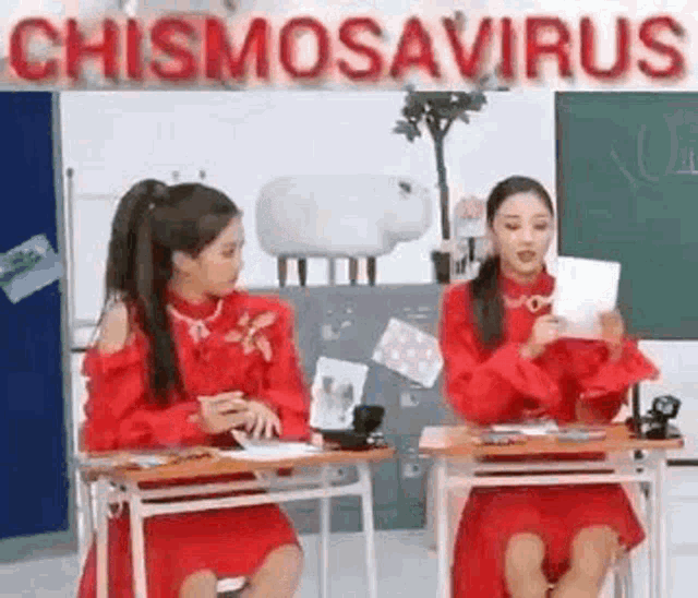 Lipves Chismosa GIF - Lipves Chismosa Chismosavirus GIFs