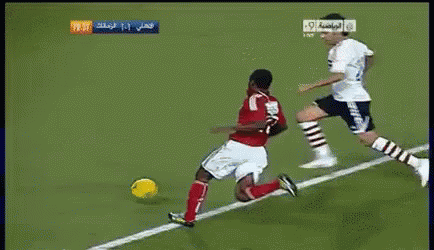 صدام لاعبي فريق الاهلي و الزمالك GIF - Ahly Zamalek Soccer GIFs