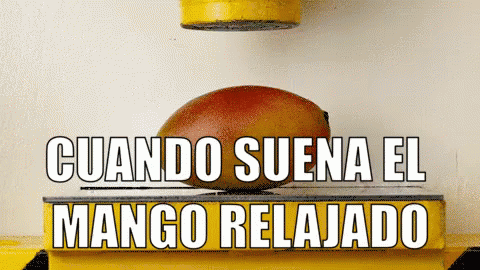 Mango Siendo Presionado Por Maquina Trituradora GIF - El Mango Relajado El Cuerpo Relajado Wapayasos GIFs