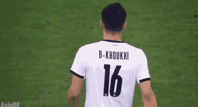 a soccer player with the number 16 on the back of his shirt