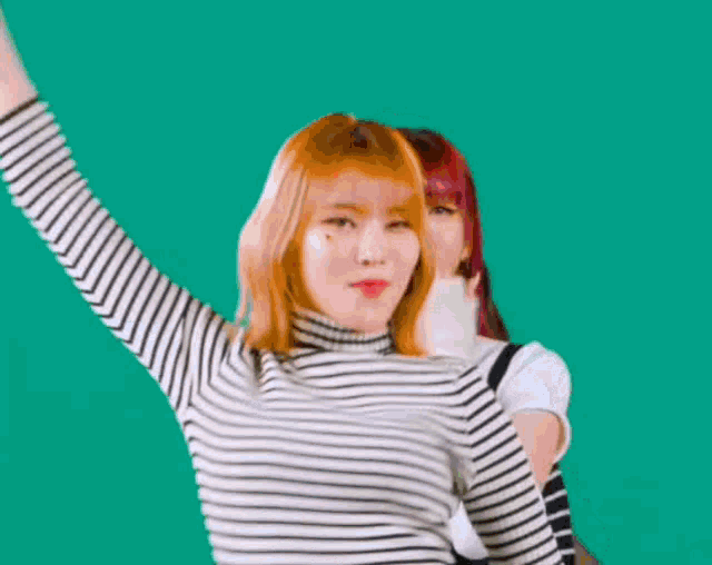 Weeekly Kpop GIF - Weeekly Kpop Relay Dance GIFs