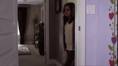 Girl Walking In Walking GIF - Girl Walking In Walking Scared GIFs