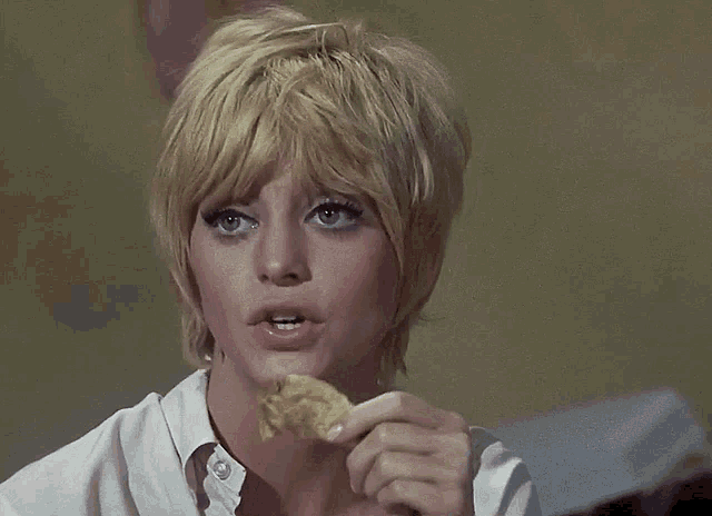 Goldie Hawn Toni Simmons GIF - Goldie Hawn Goldie Toni Simmons GIFs