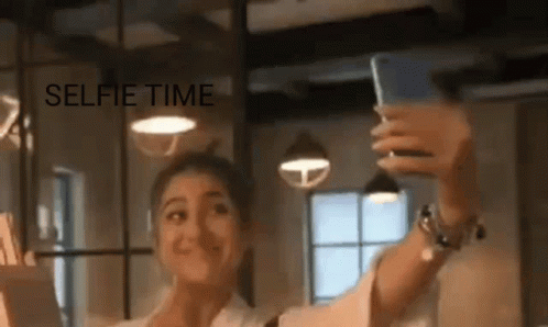 Sara Ali Khan Selfie Time GIF - Sara Ali Khan Selfie Time Shh GIFs