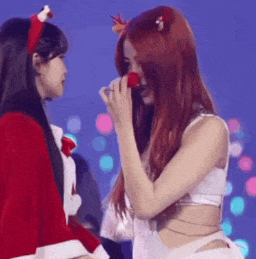 Chaewon Yunjin GIF