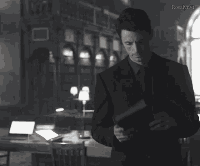 A Discovery Of Witches Matthew Goode GIF - A Discovery Of Witches Matthew Goode Matthew Clairmont GIFs