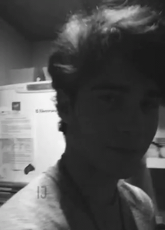Julio Peña Hair Fix GIF - Julio Peña Hair Fix Black And White GIFs