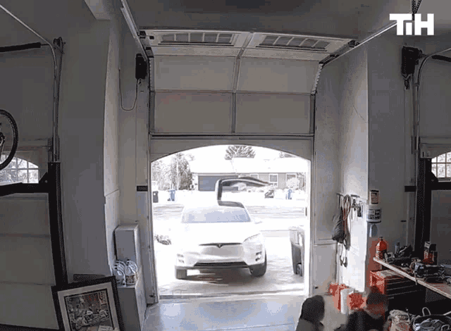 Bump Oops GIF - Bump Oops Parking Went Wrong GIFs