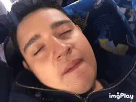 Besos Day Dreaming GIF - Besos Day Dreaming Closed Eyes GIFs