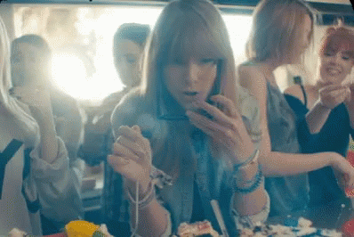 Taylor Swift 22 GIF - Taylor Swift 22 Lunch Break GIFs
