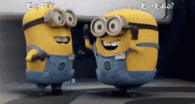 two minions are standing next to each other with the words " e pt " and " e lula " on the bottom