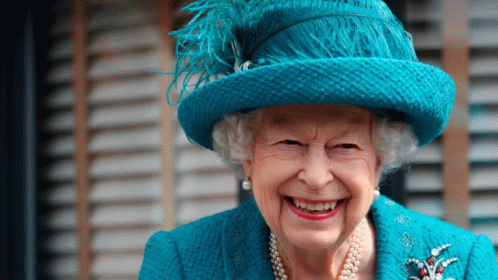Queen Elizabeth GIF - Queen Elizabeth GIFs