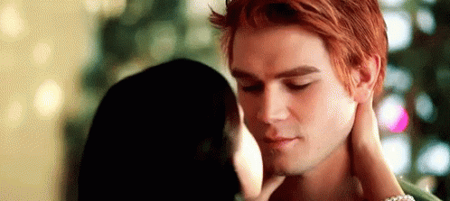 Archie Andrews Kiss GIF - Archie Andrews Kiss Veronica Lodge GIFs