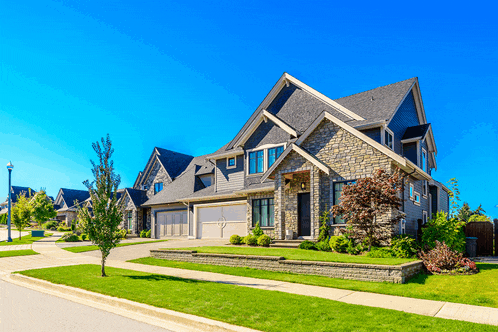 a row of houses in a residential neighborhood