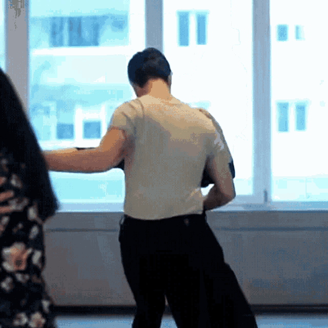 Eszan Tango Dance GIF - Eszan Tango Dance Ozan Korfali GIFs