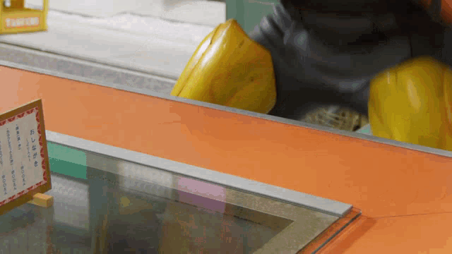 an orange counter top with a sign that says ' samurai ' on it
