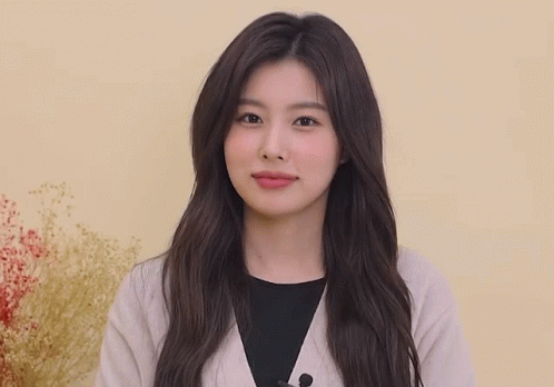 Hyewon Welcome GIF - Hyewon Welcome Hello GIFs