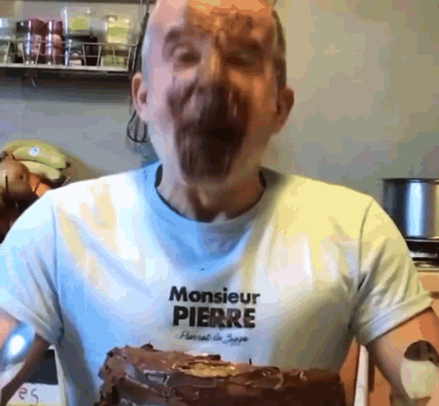 Xari React Pierre GIF - Xari React Pierre Cake GIFs